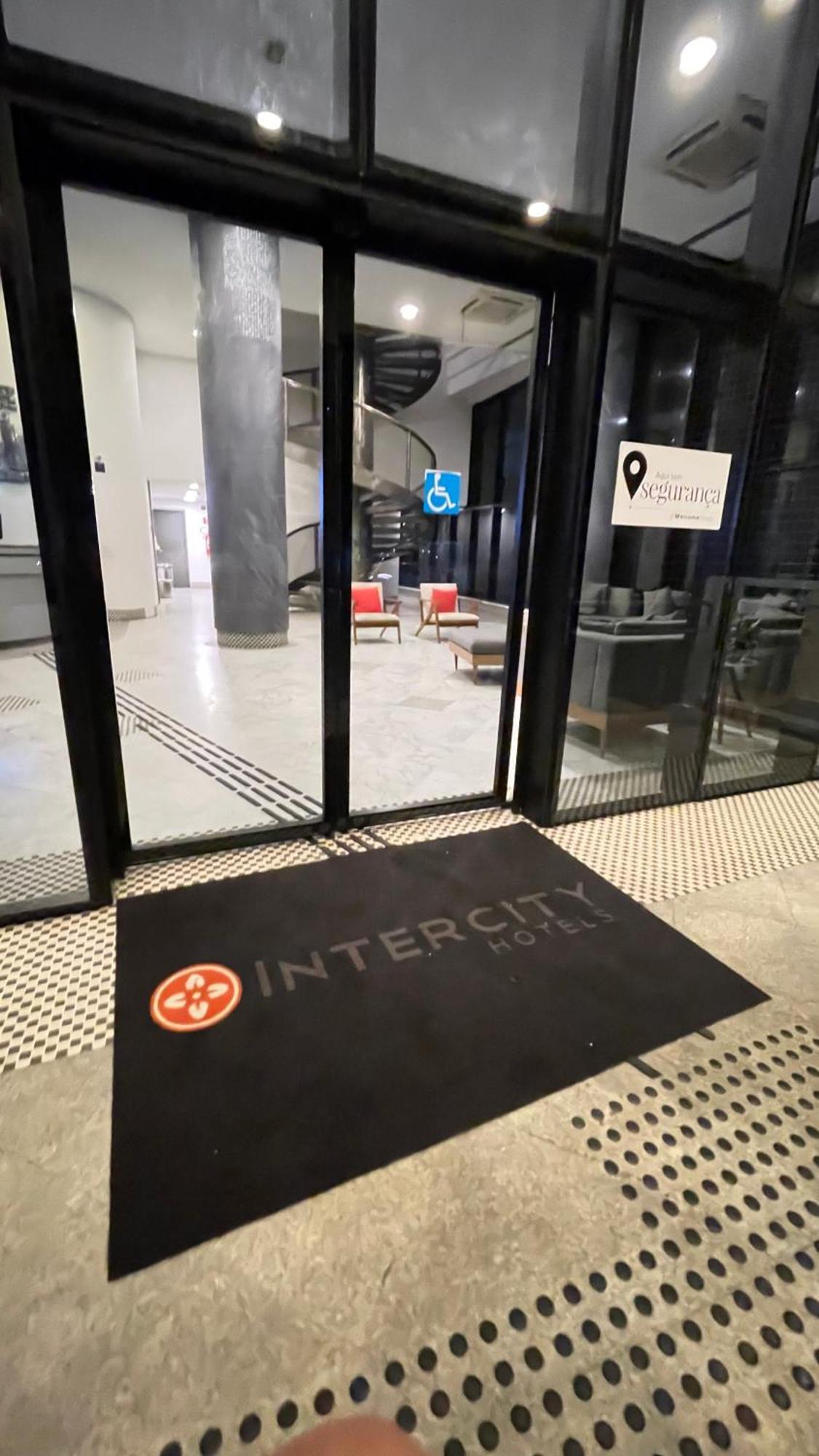 Dentro De Jardins Garagem Inclusa Hotel 4*