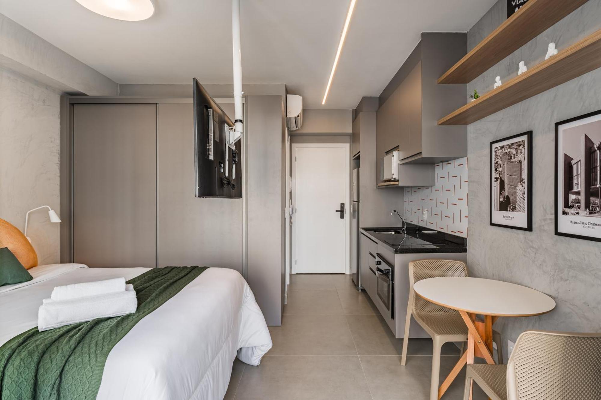 Staycy - Perdizes Em Localizacao *