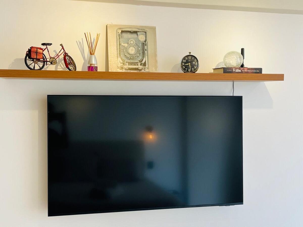Apartamento Brasileiro No Coracao De - Perto De Tudo!!! *