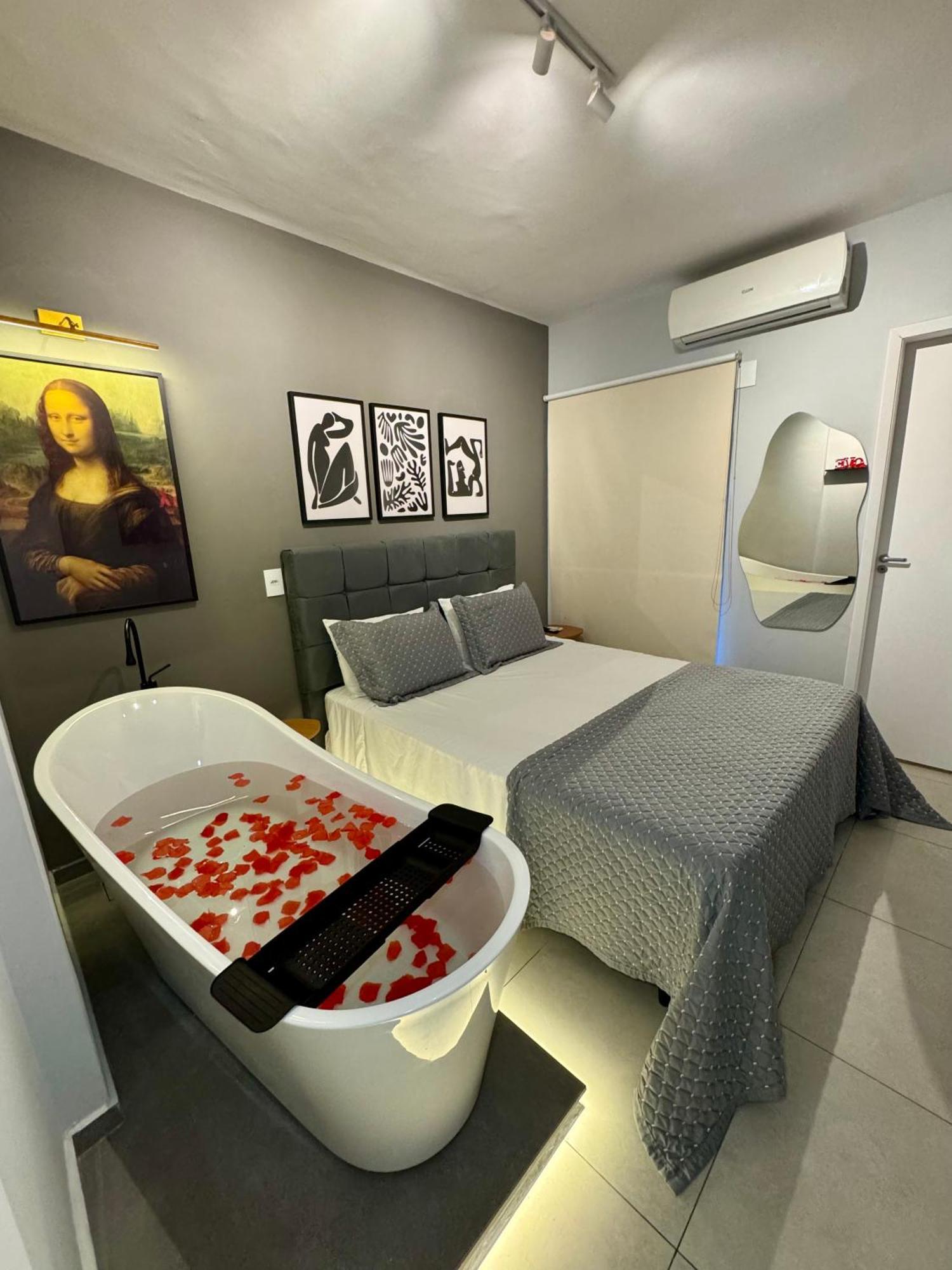 Căn hộ Uh House , Estacionamento , Piscina, Bela Vista *