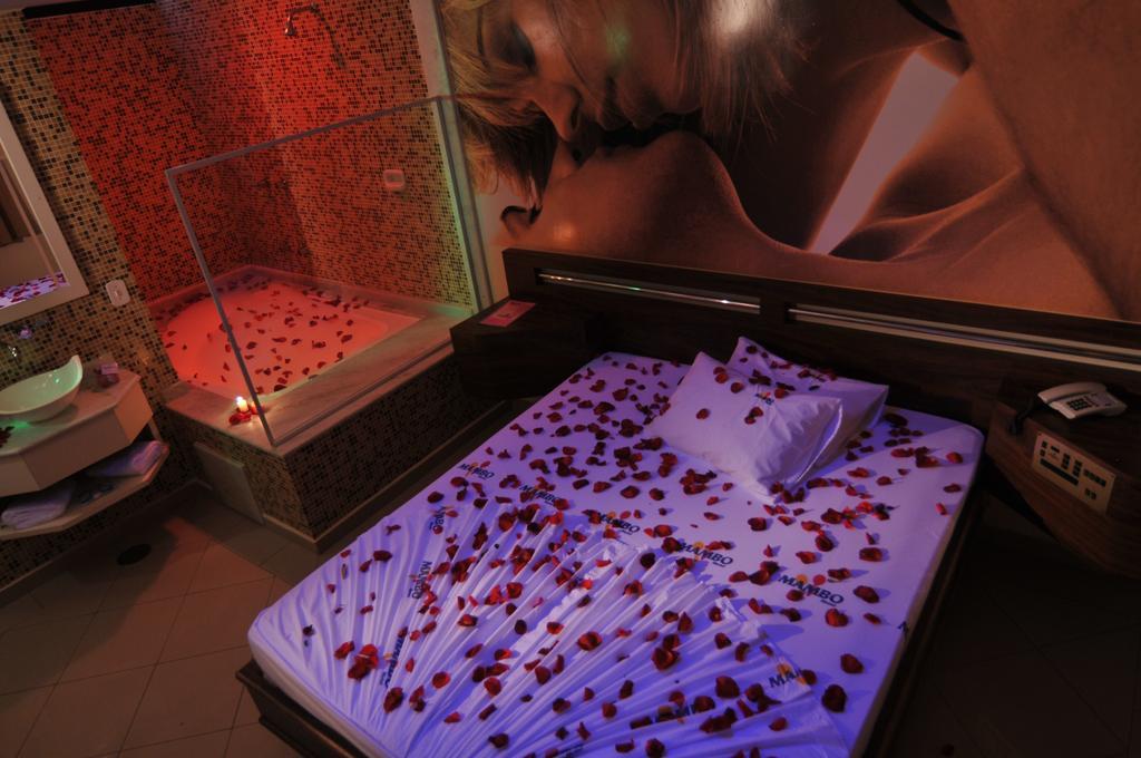 Love hotel Mambo - Adults Only