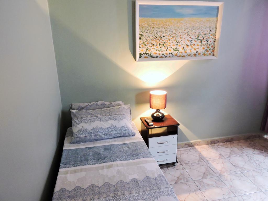 10 Apartment *