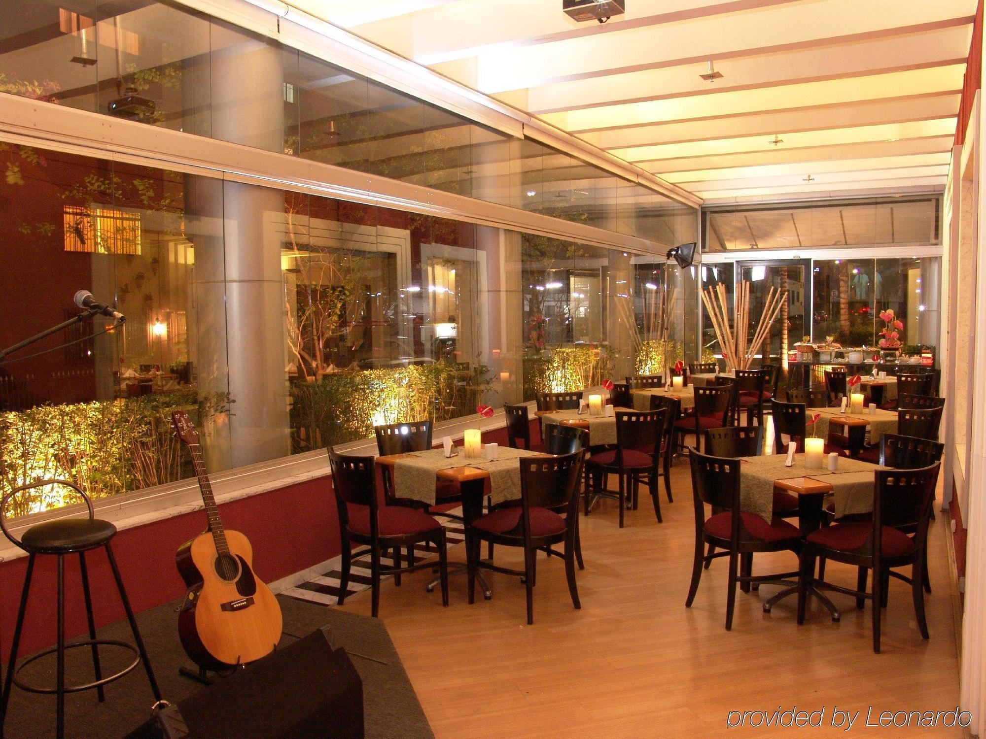 Khách sạn Estanplaza International