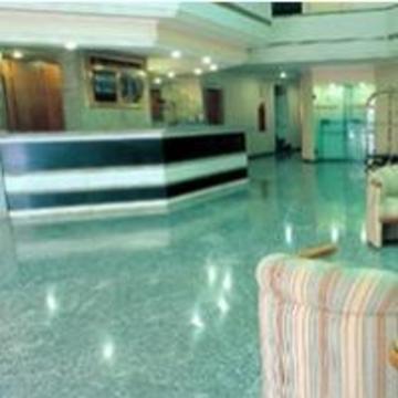 Augusta Boulevard Hotel