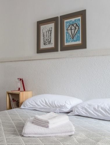 Lobo Urban Albergue *