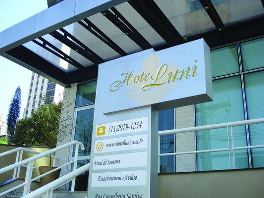 Luni Hotel
