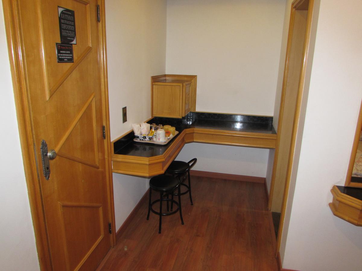 Pleasant Place Hotel