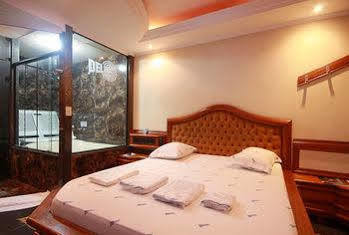 Delirius (adults Only) Hotel 2*