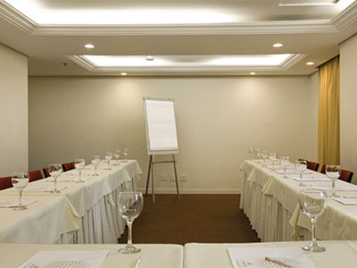 Otel Intercity The Universe Paulista