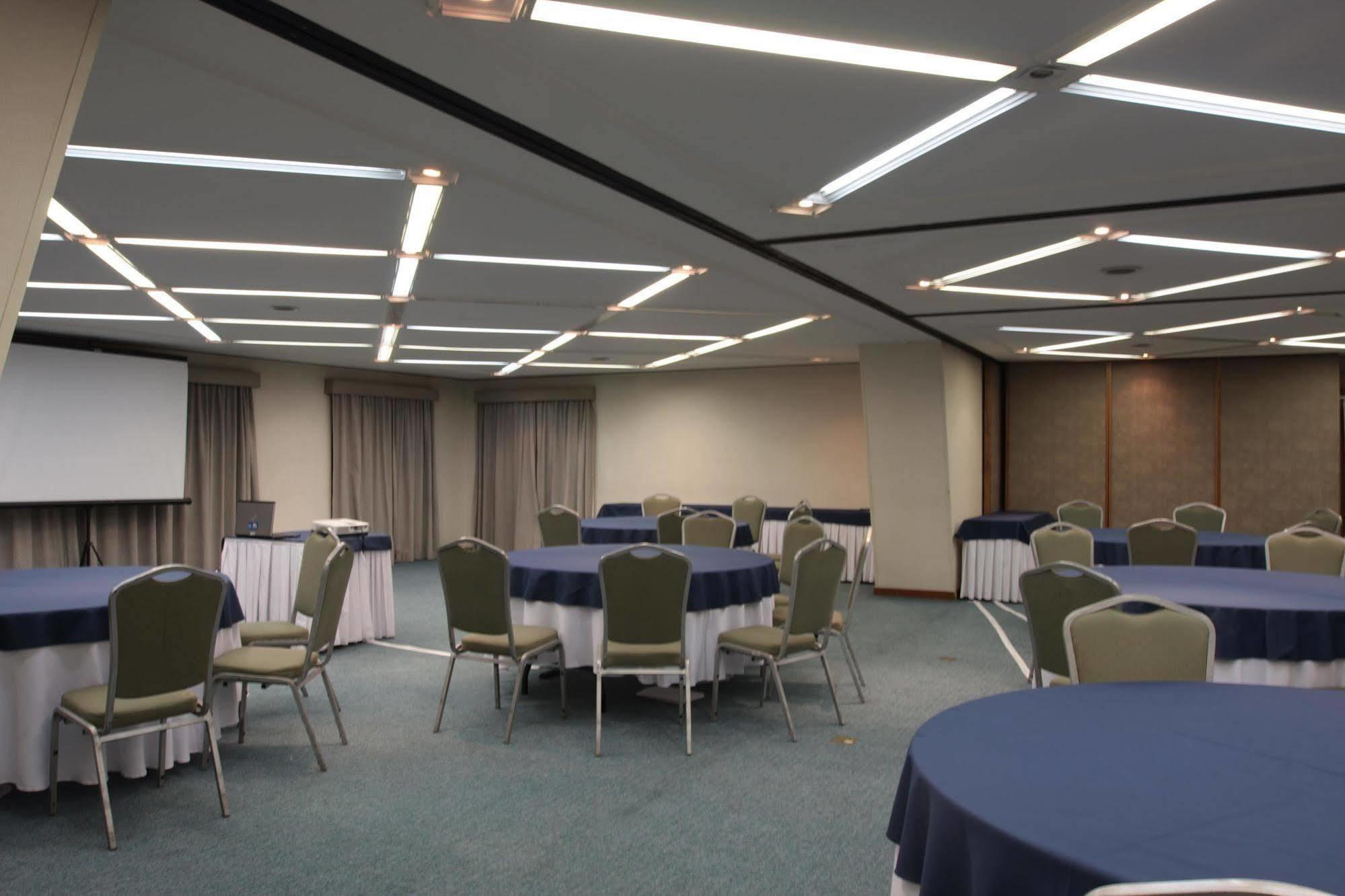 Estanplaza Nacoes Unidas Hotel 4*