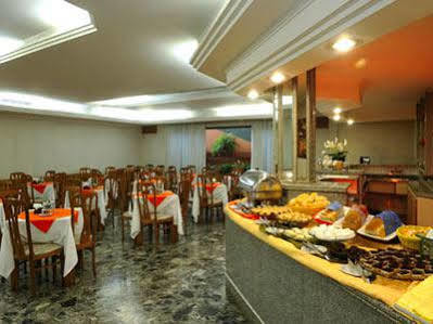 Augusta Boulevard Hotel 3*