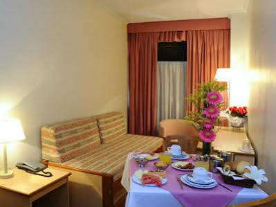 Augusta Boulevard Hotel 3*