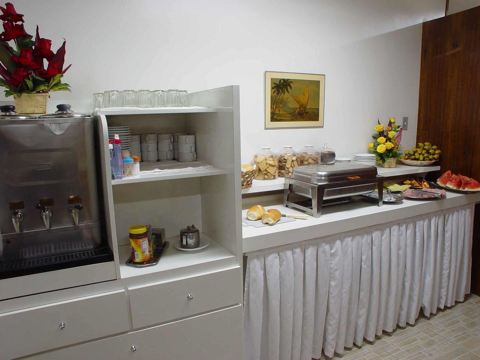 Khách sạn Plaza 2*