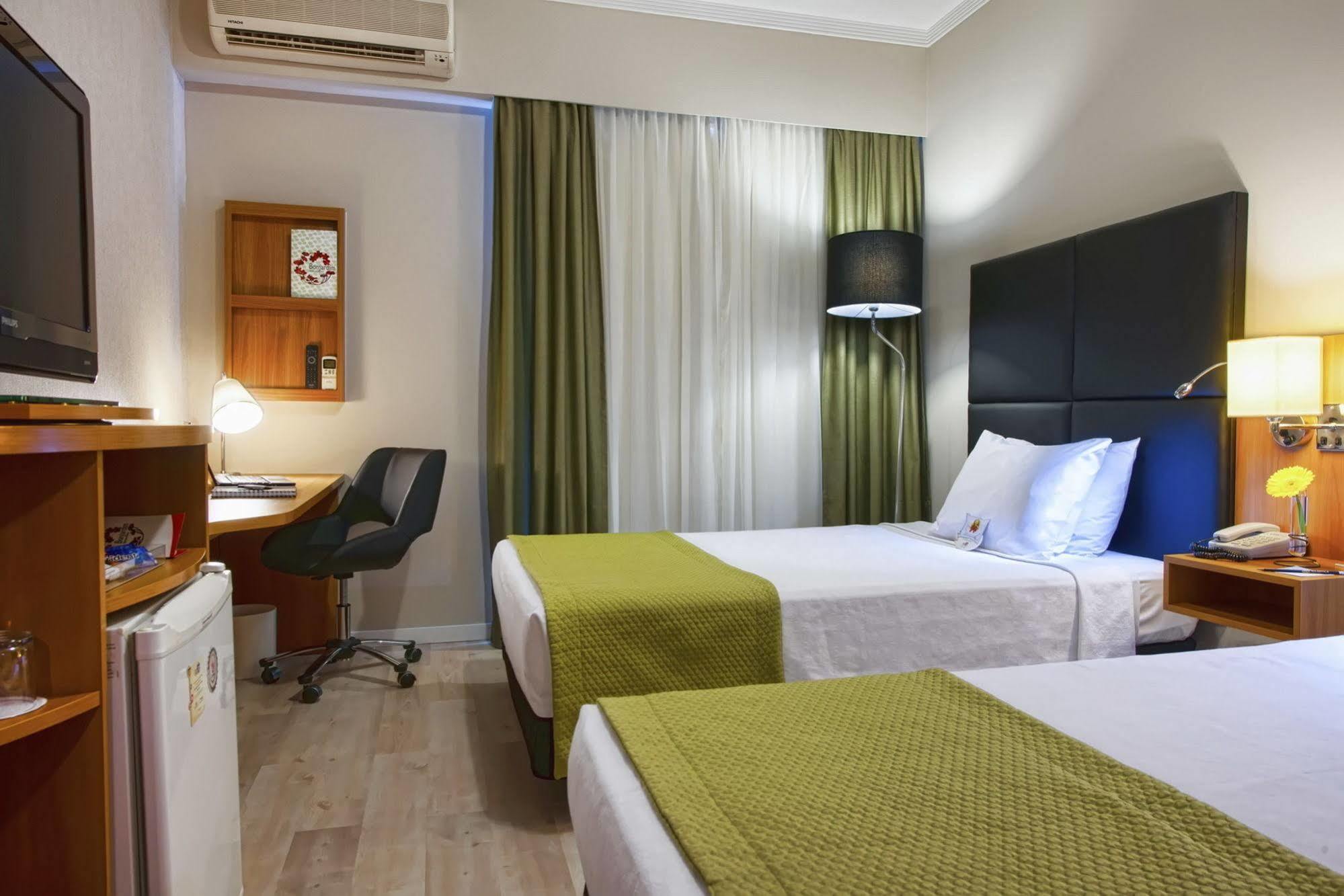 Khách sạn Comfort Ibirapuera 3*