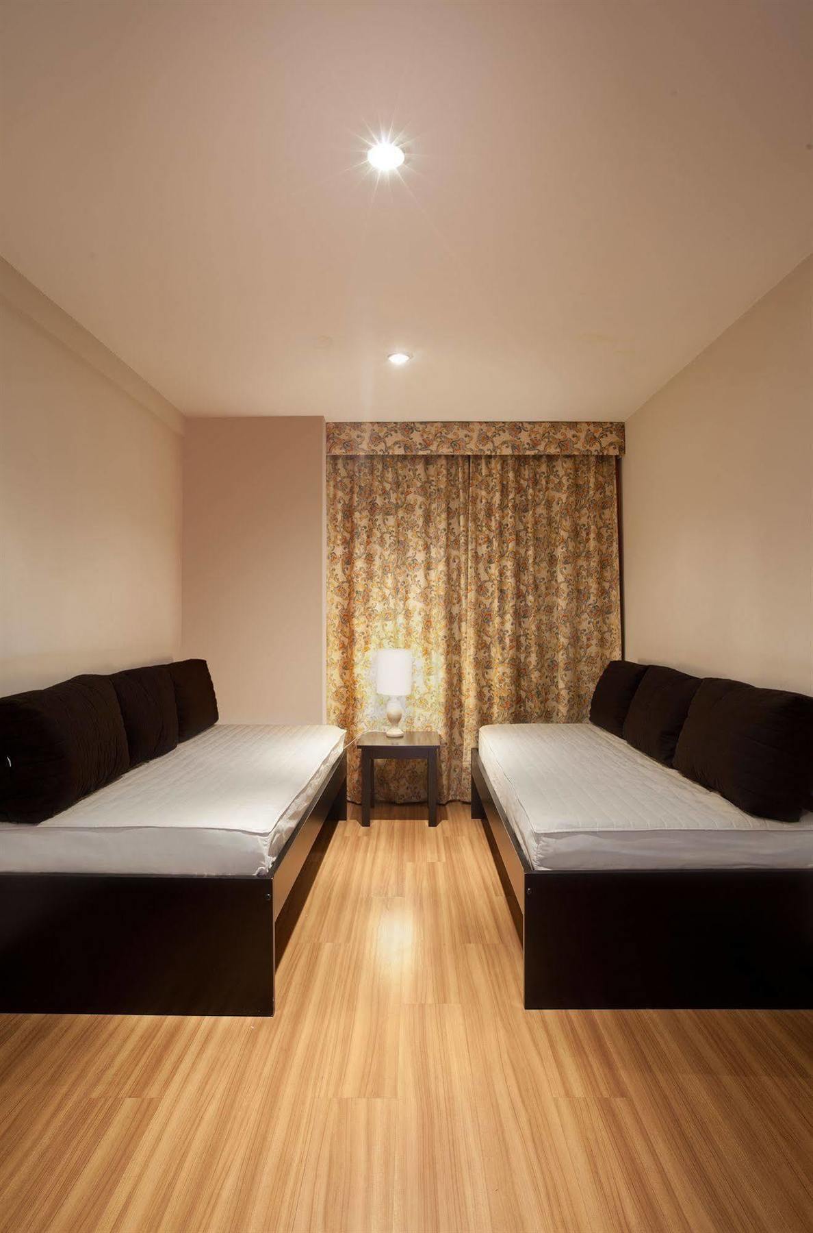 Moncloa 3*