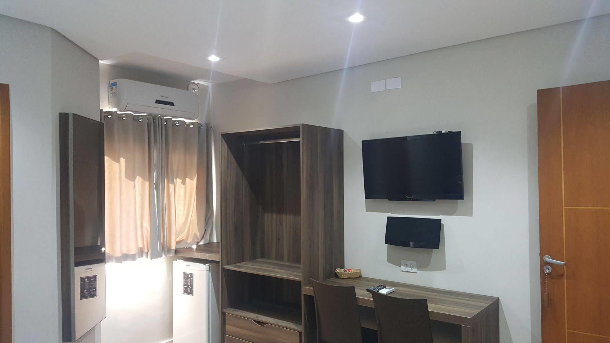 Biz Khách sạn São Paulo
