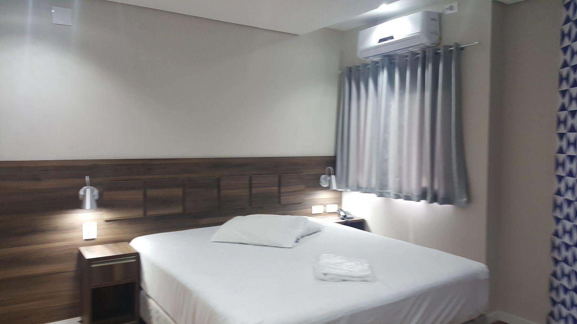 Khách sạn Biz 3*