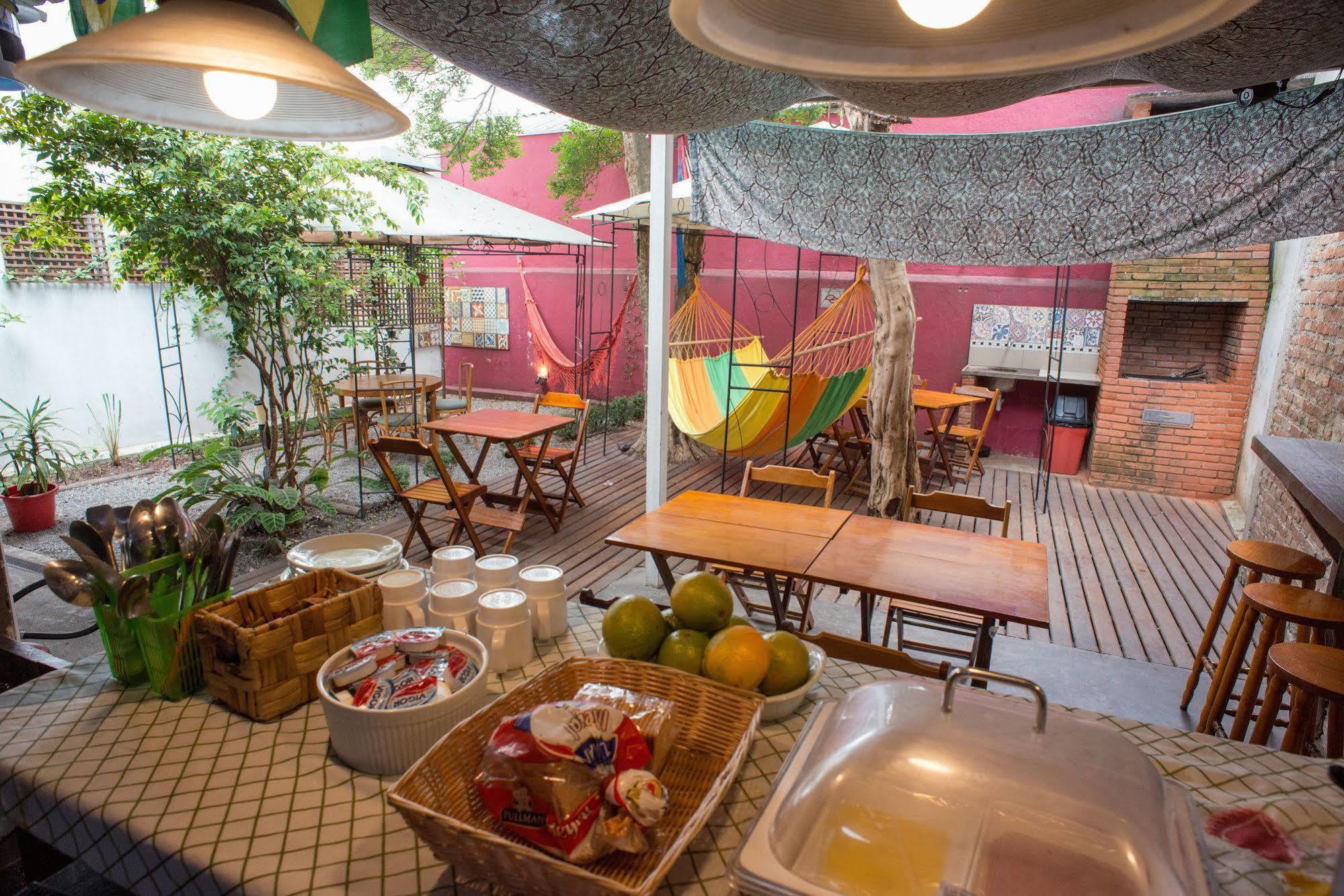 Hostel Garoa Party Bar