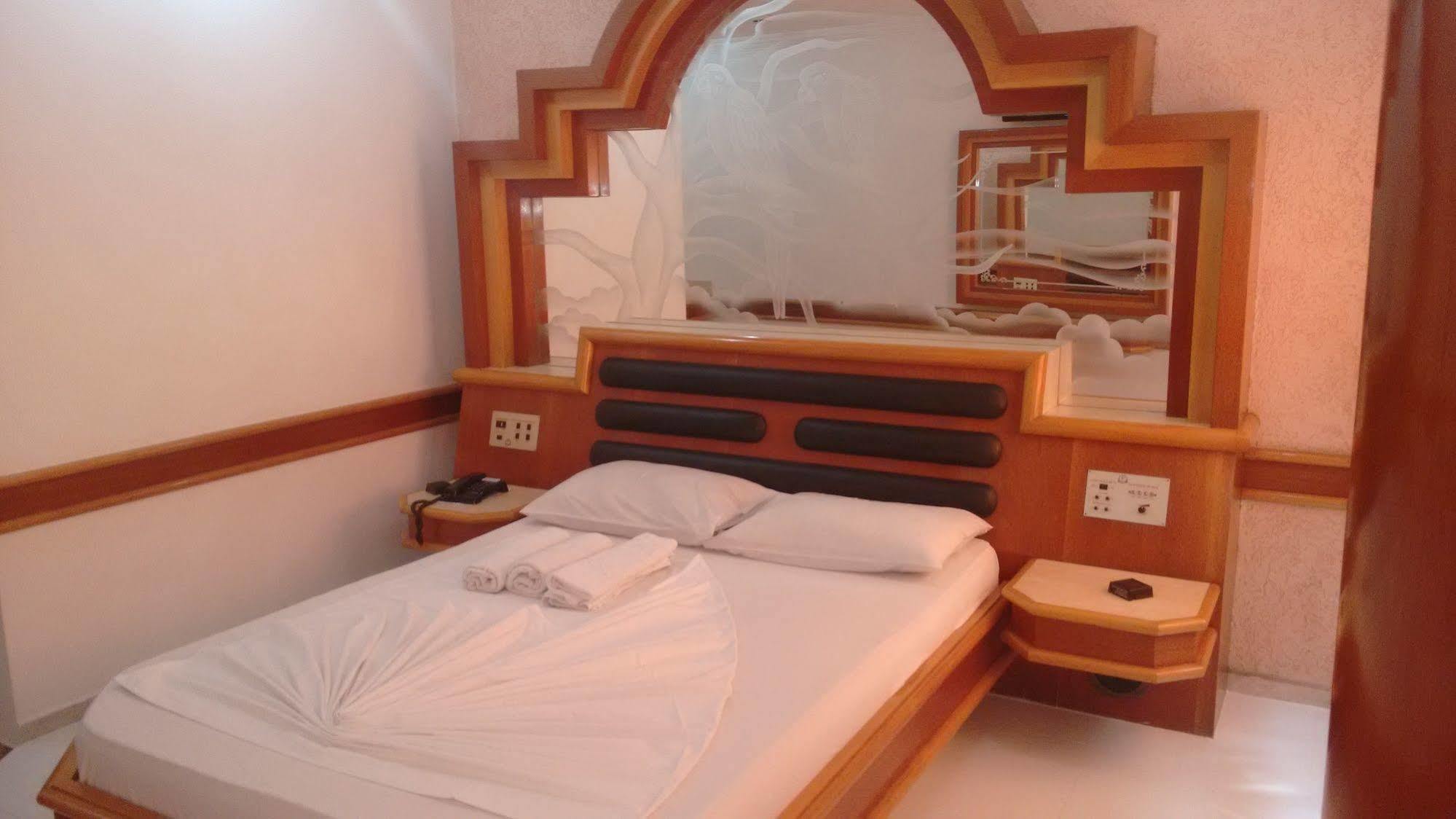 Hotel Paissandu Palace - Proximo As Ruas 25 De Marco, Sta Ifigenia E Regioes Do Bras E Bom Retiro Sao Paulo