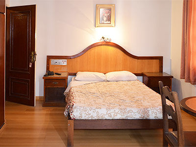 Otel Reinales Plaza