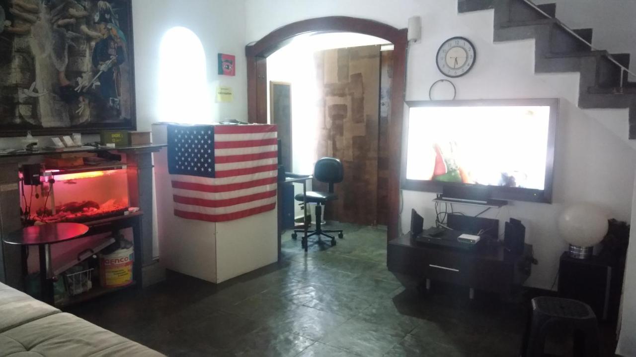 Consulado Americano *