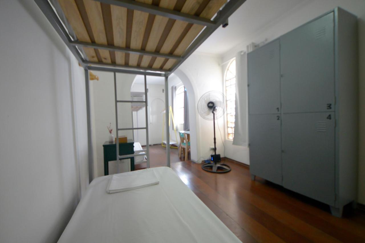 Lobo Urban Albergue