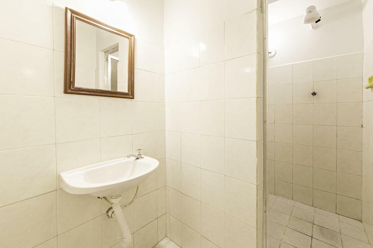 Khách sạn Economico Ao Lado Do Metro 2*
