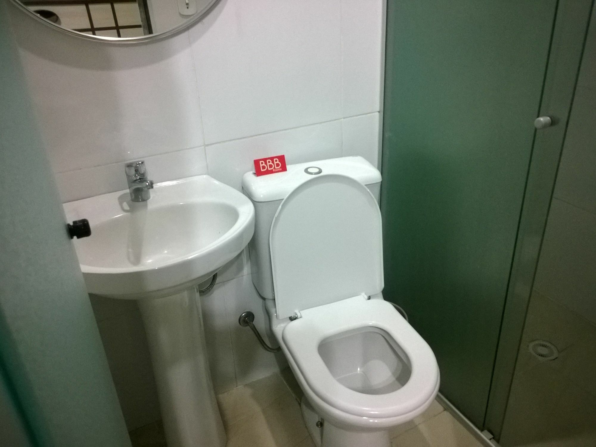 Otel Bbb Metro Praca Da Arvore Sp 2*