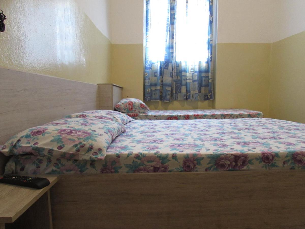 Hospedaria Meni Sob Nova Direcao Proximo Ao Bras E 25 De Marco Hostel