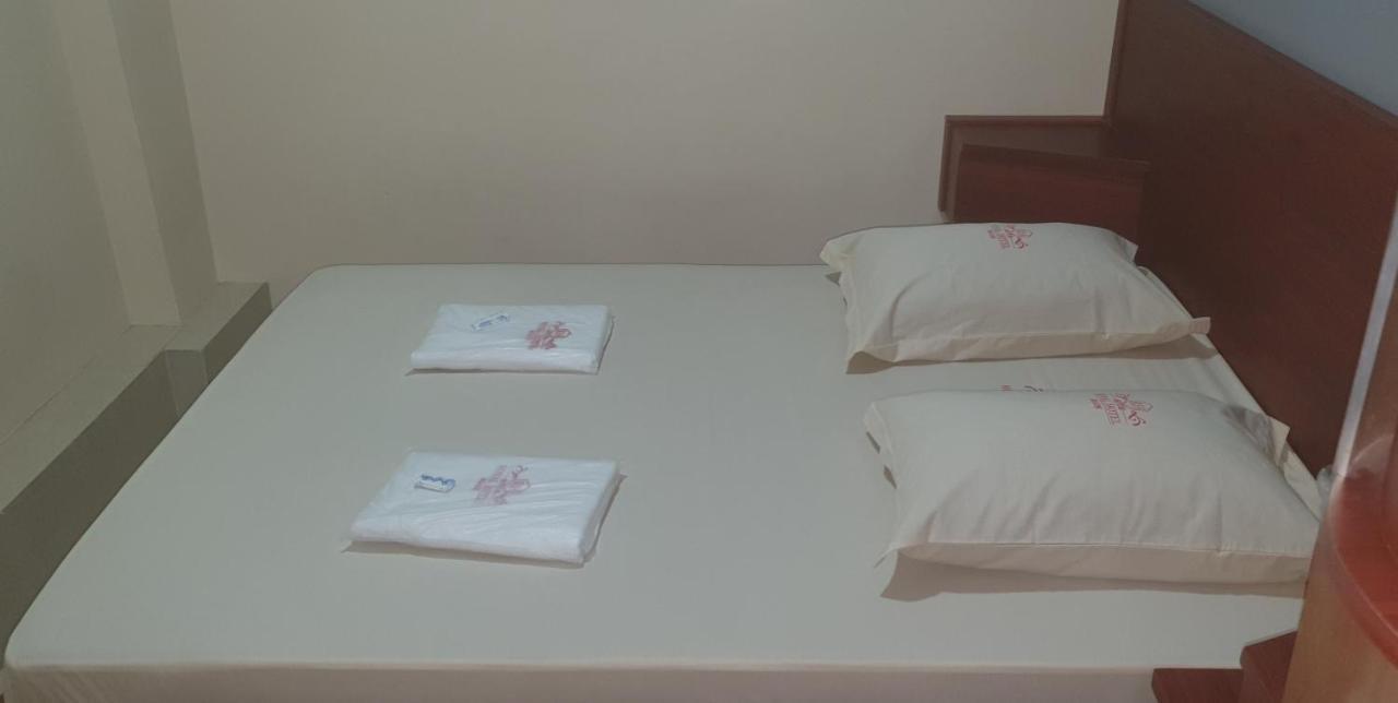 Royal Bras Hotel *