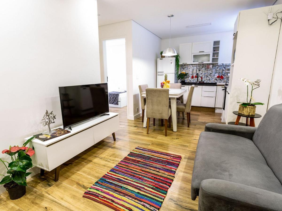 Com 2 Quartos Em Alto De Pinheiros