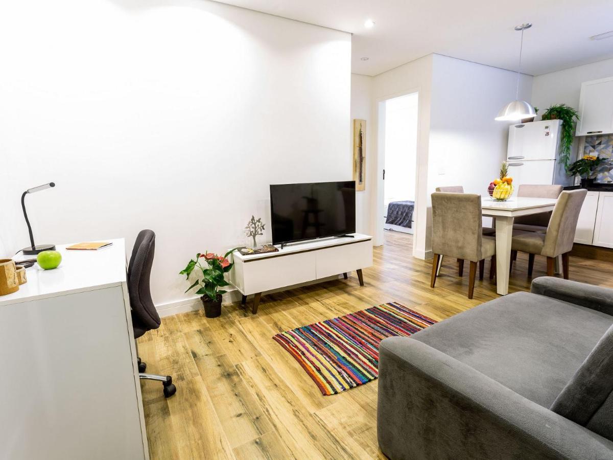 Com 2 Quartos Em Alto De Pinheiros Apartment