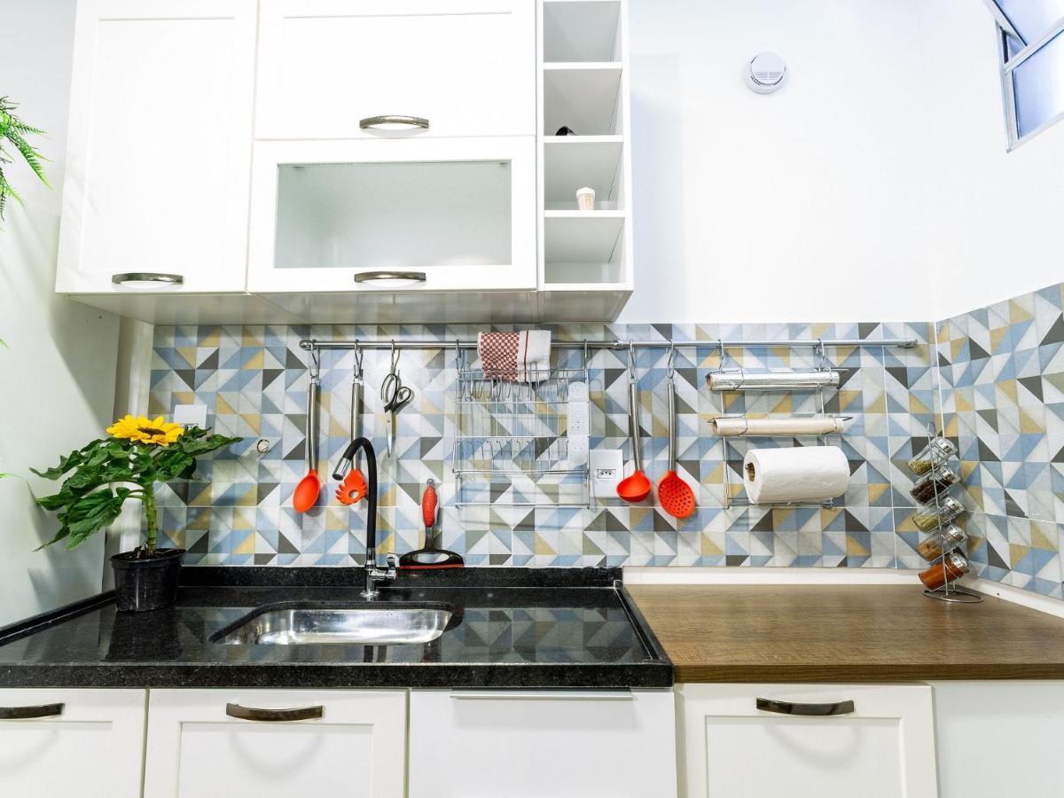 Com 2 Quartos Em Alto De Pinheiros Apartment *