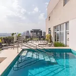 Apartamento completo com varanda - Vila Olímpia