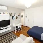 Kitnet Mobiliada - 28M² - Na Chacara Santo Antonio