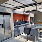 Sonho De Estadia, Studio Lindo!