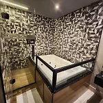 Motel So Love 3