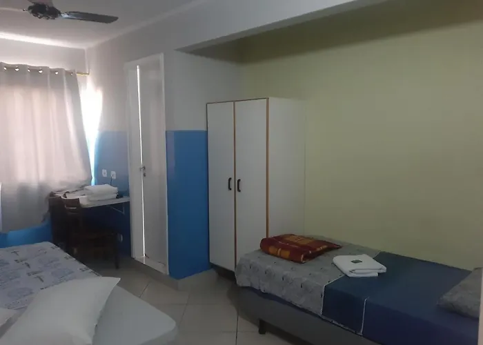 Central Plaza Flat