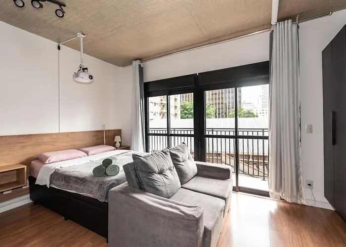 48 New Studio W Movie Screen, Fast Wifi And Balcony