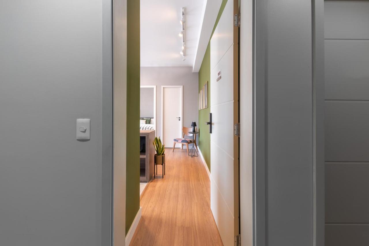 Apartamento Completo Com Varanda - Vila Olimpia * São Paulo