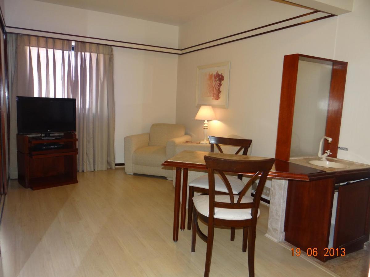 Le Premier Hotel