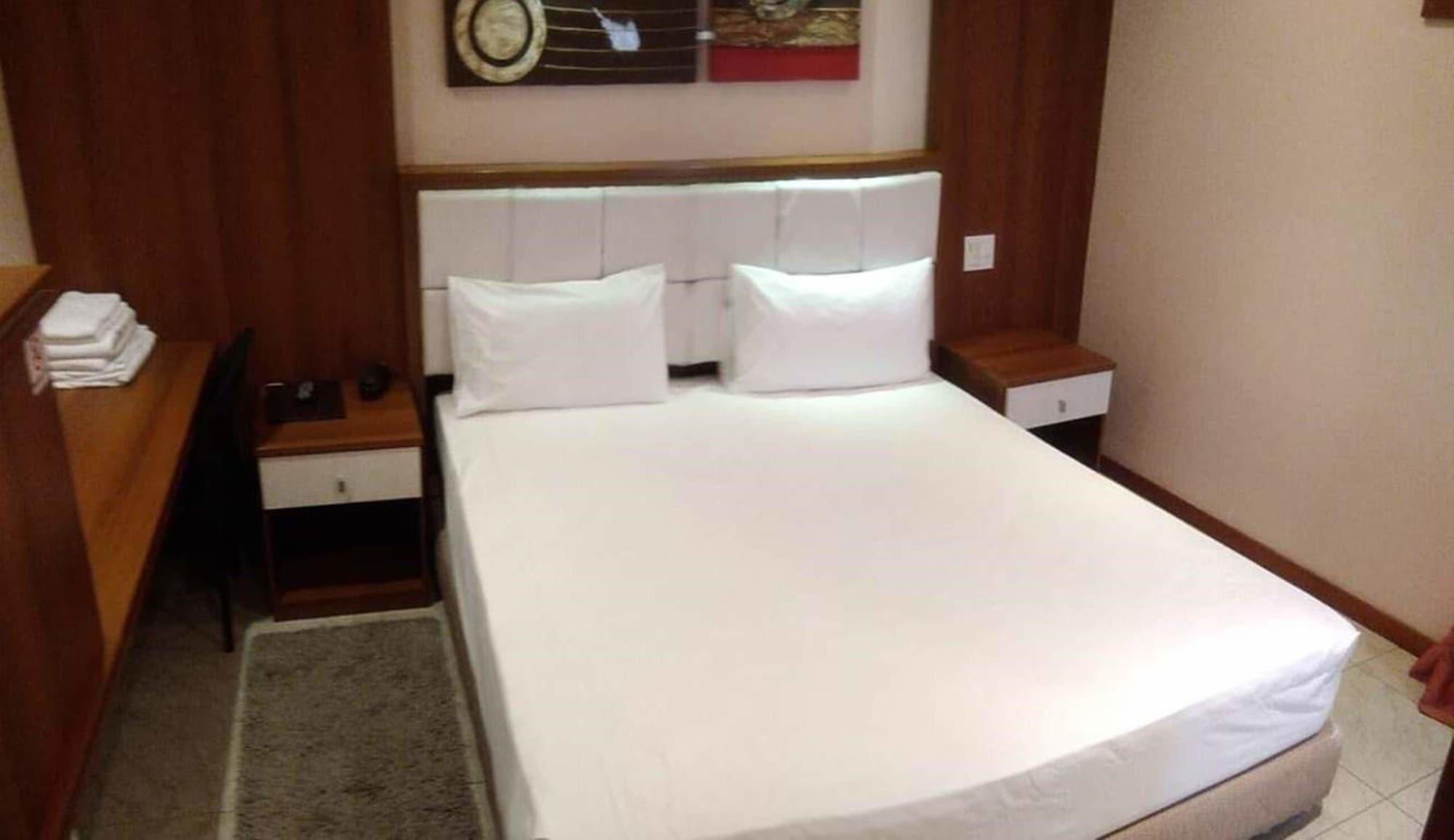 Hotel Luni