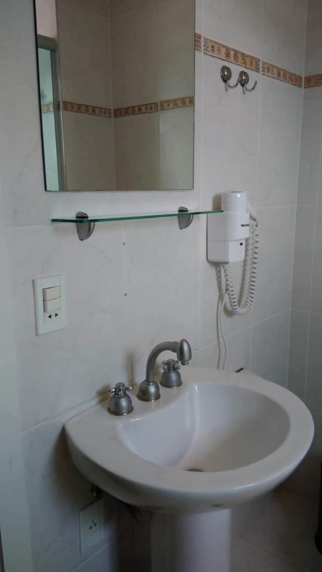 Luni Hotel 3*
