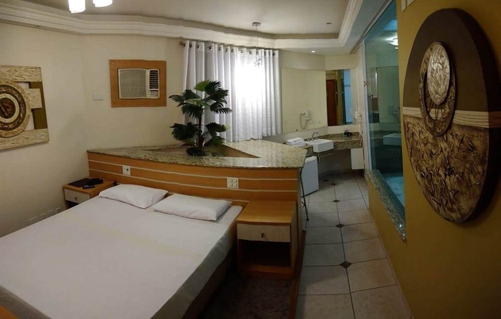 Hotel Luni