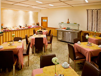 Carillon Plaza Hotel