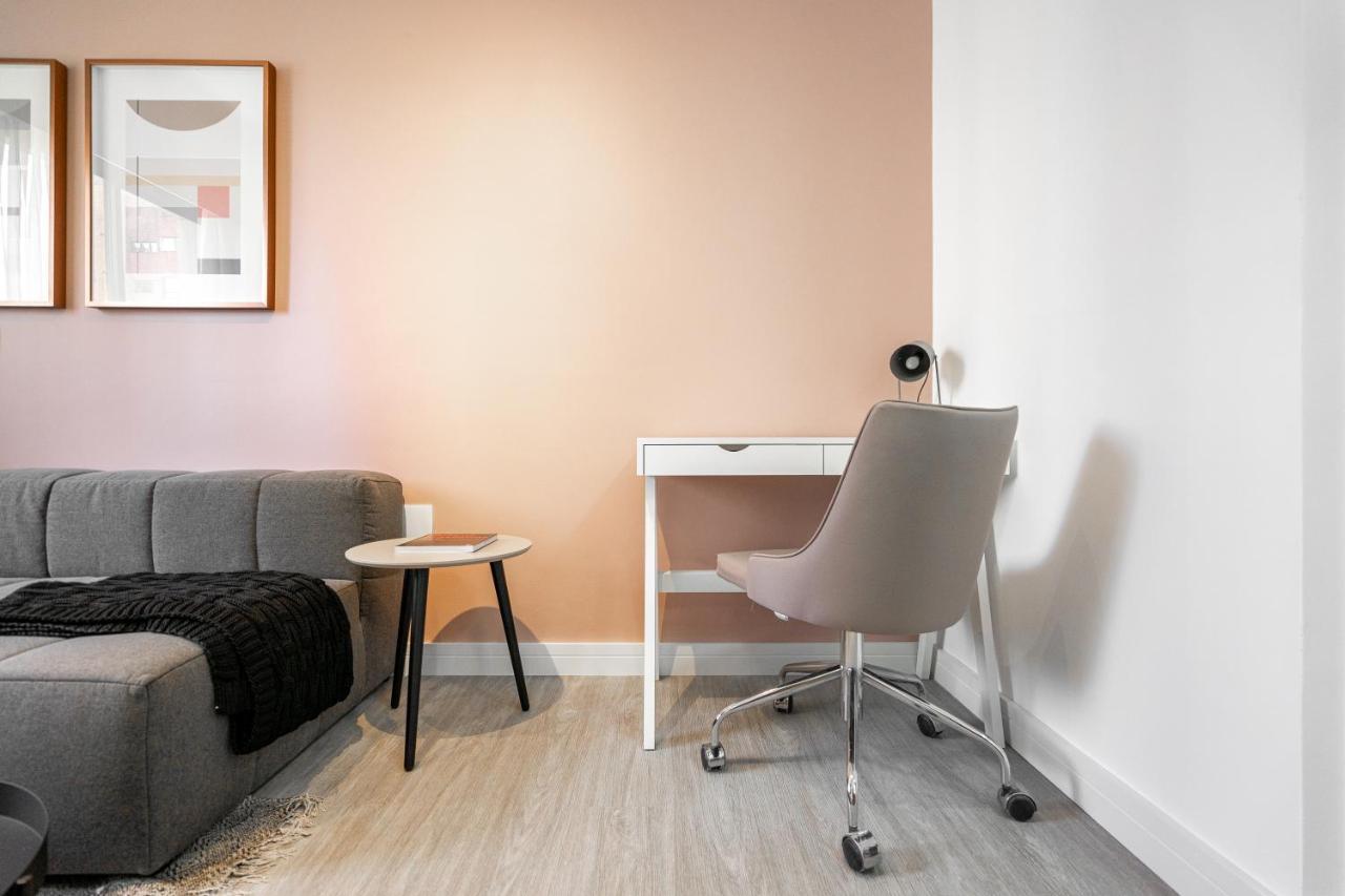Apto Moderno Com Varanda E Vaga - Itaim Bibi Apartment *