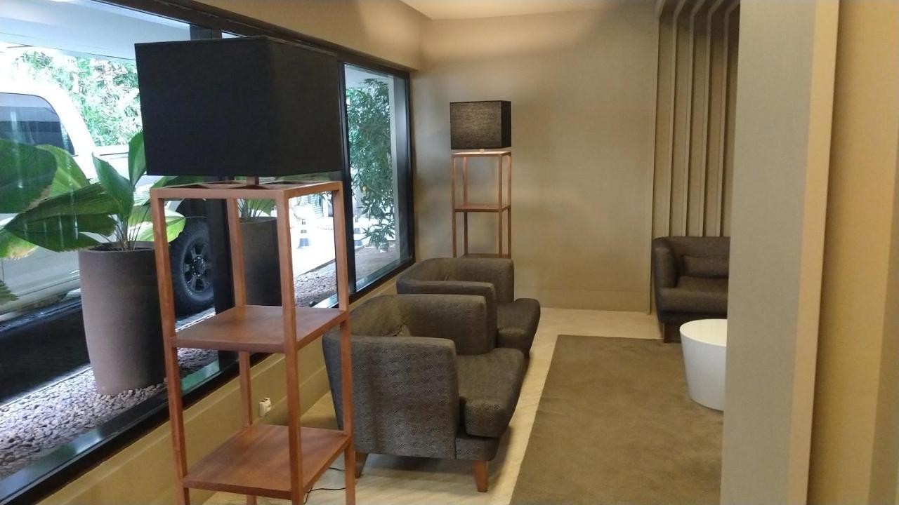 A1 Flats Wym Brooklin Apartemen