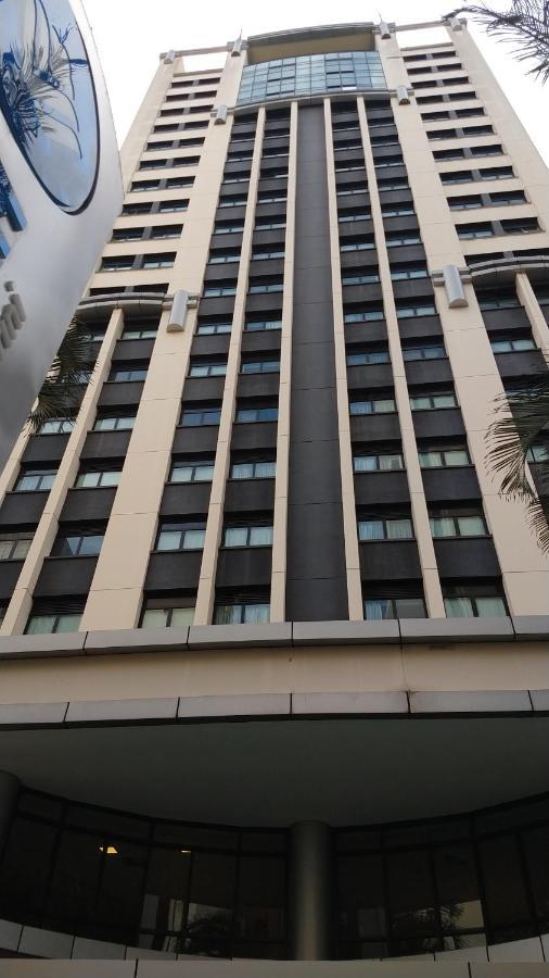 A1 Flats Wym Brooklin Apartemen
