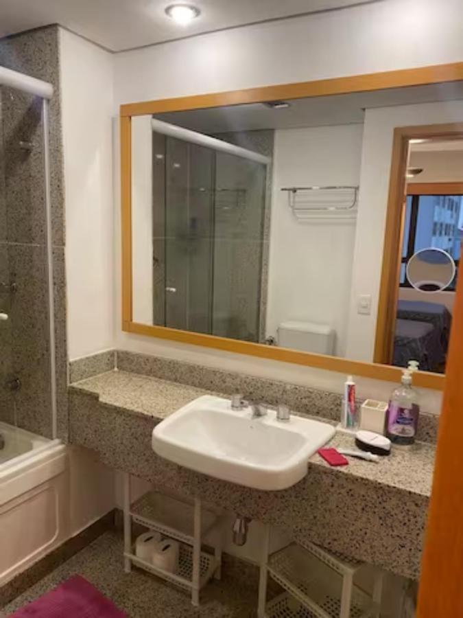 Com Sacada E Piscina