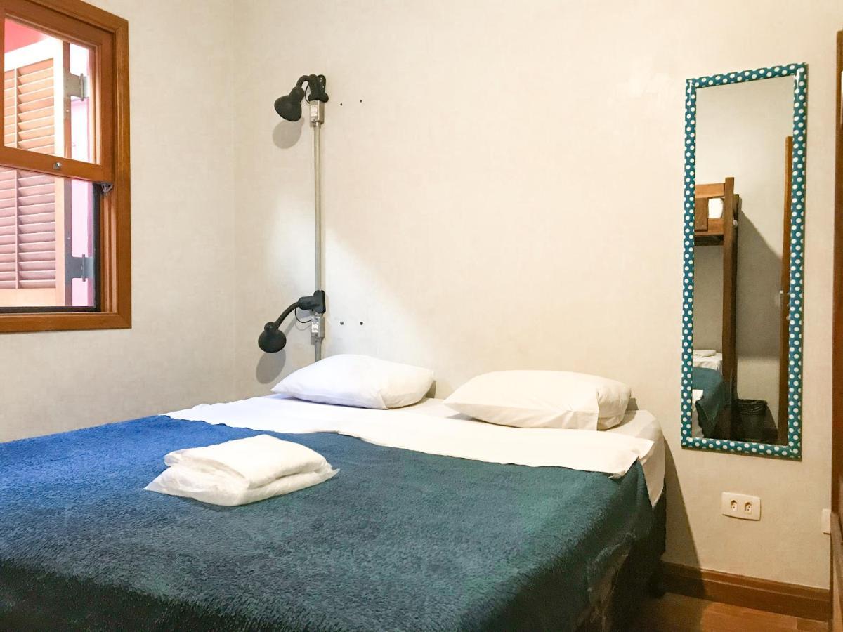 Hostel Mada *